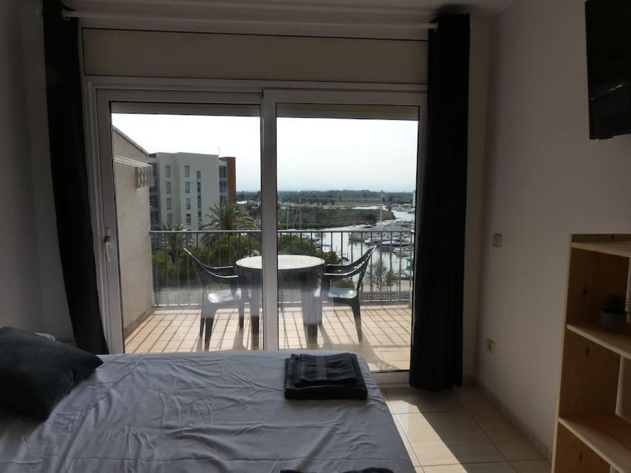 Estudio Con Vistas, Roses Zewnętrze zdjęcie
