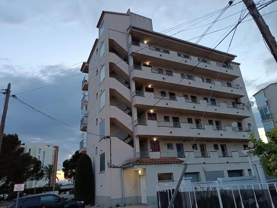 Estudio Con Vistas, Roses Zewnętrze zdjęcie