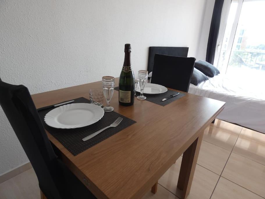 Estudio Con Vistas, Roses Zewnętrze zdjęcie